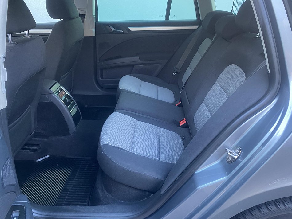 Škoda Superb II 2.0 TSi Ambition