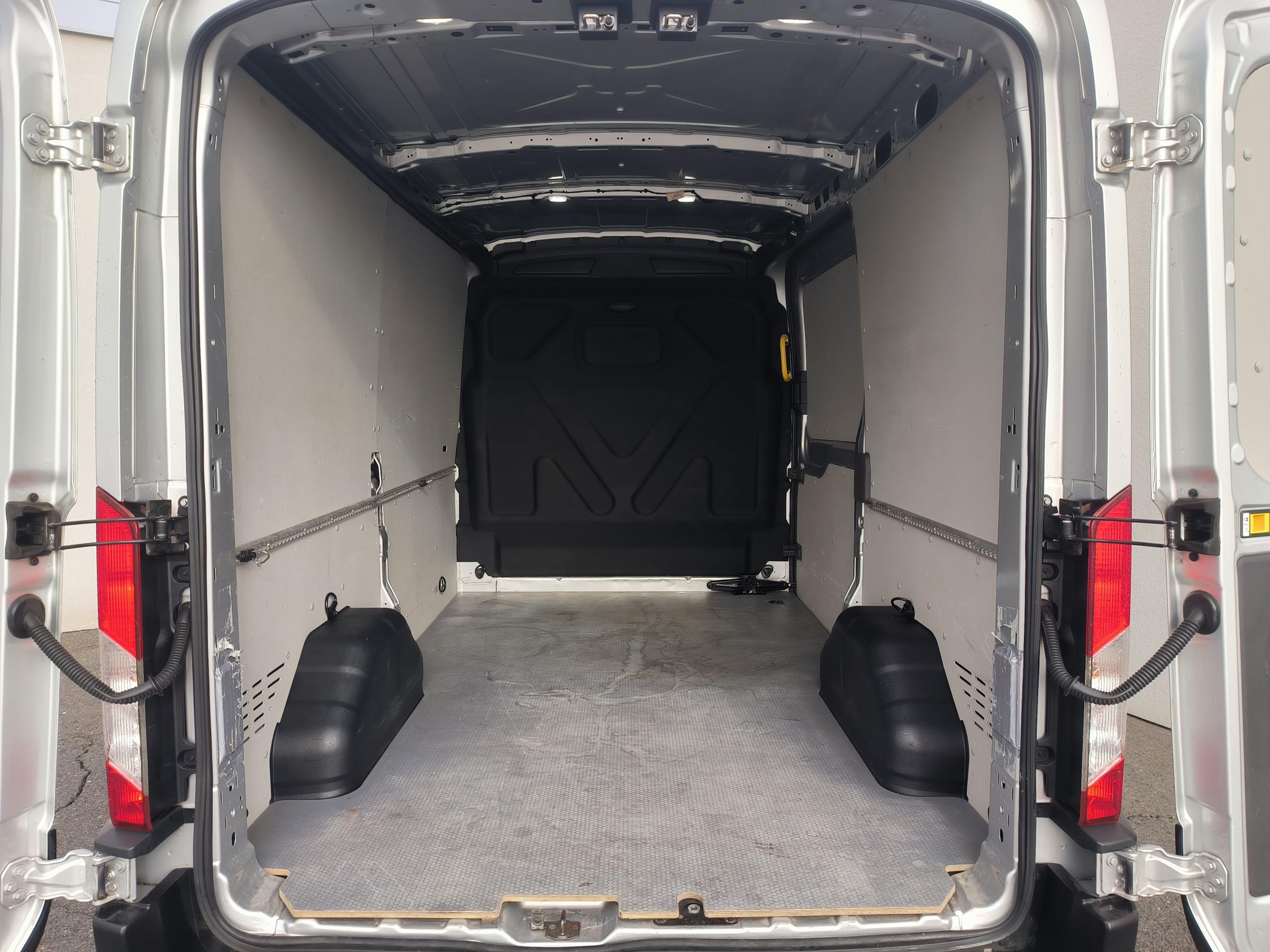 Ford Transit, 2021 - pohled č. 8