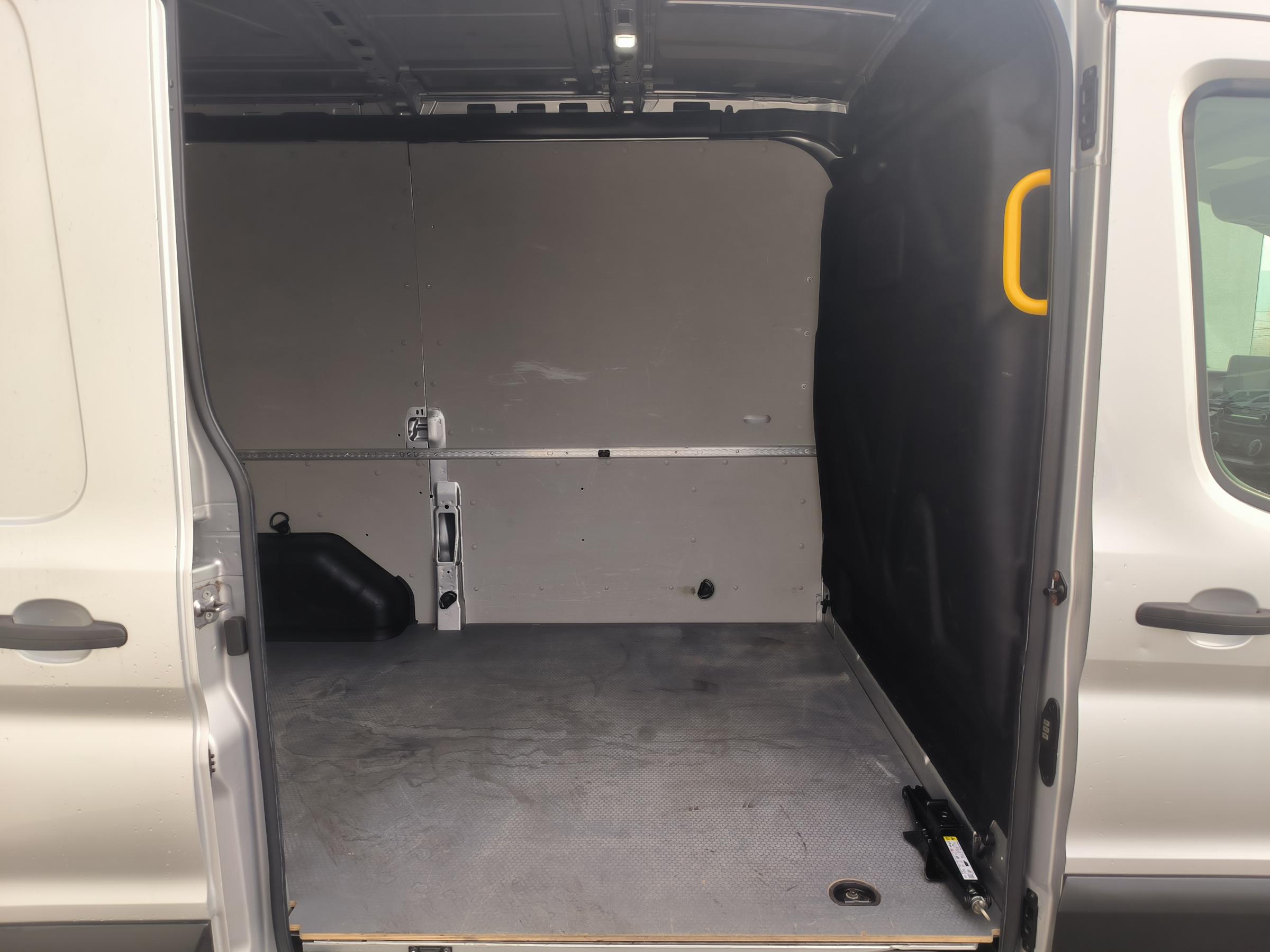 Ford Transit, 2021 - pohled č. 9