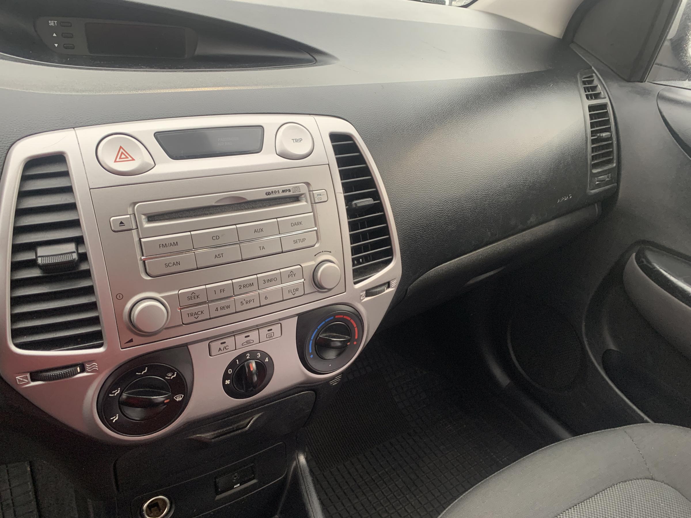 Hyundai i20, 2012 - pohled č. 14