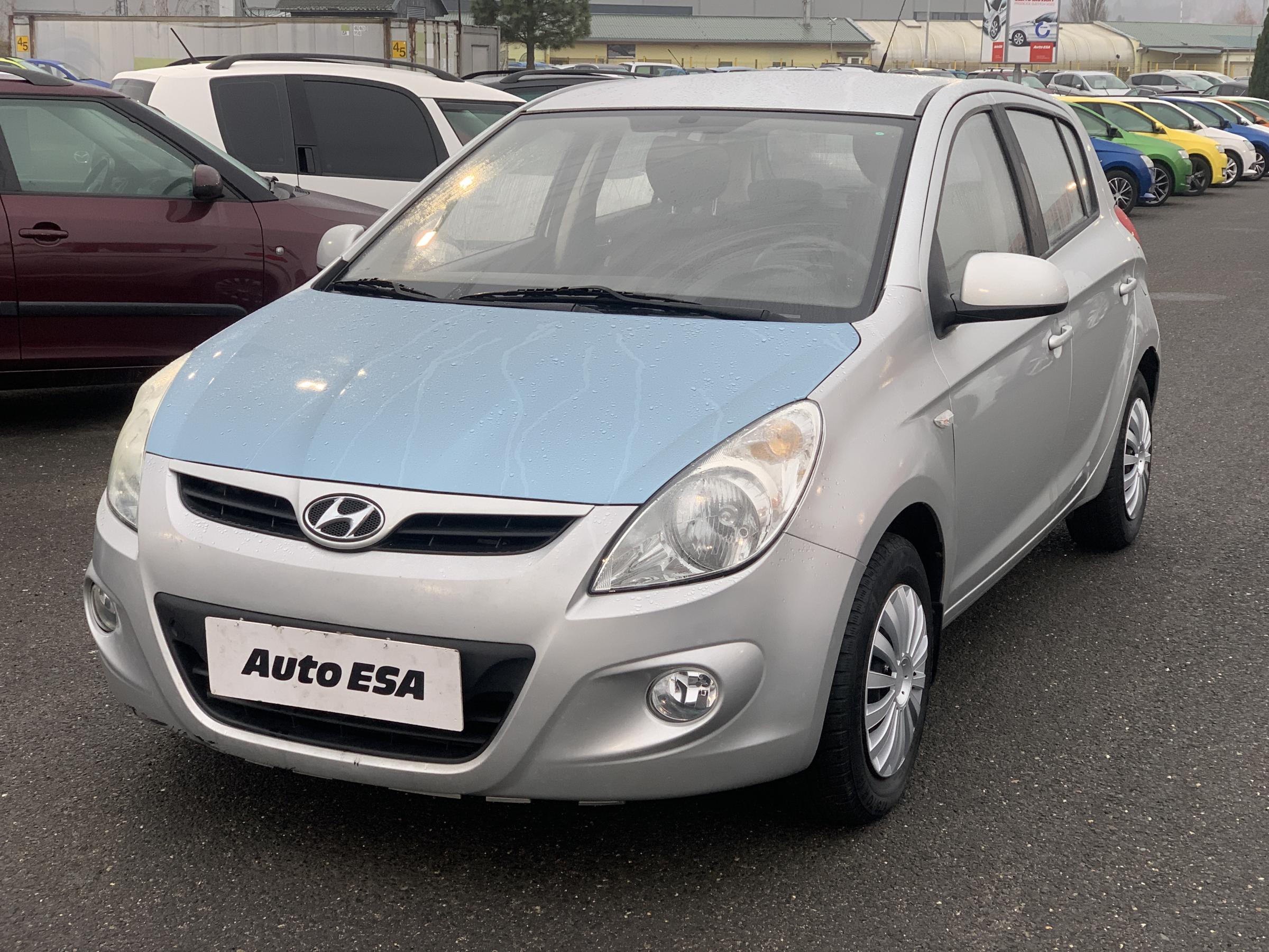 Hyundai i20, 2012 - pohled č. 3