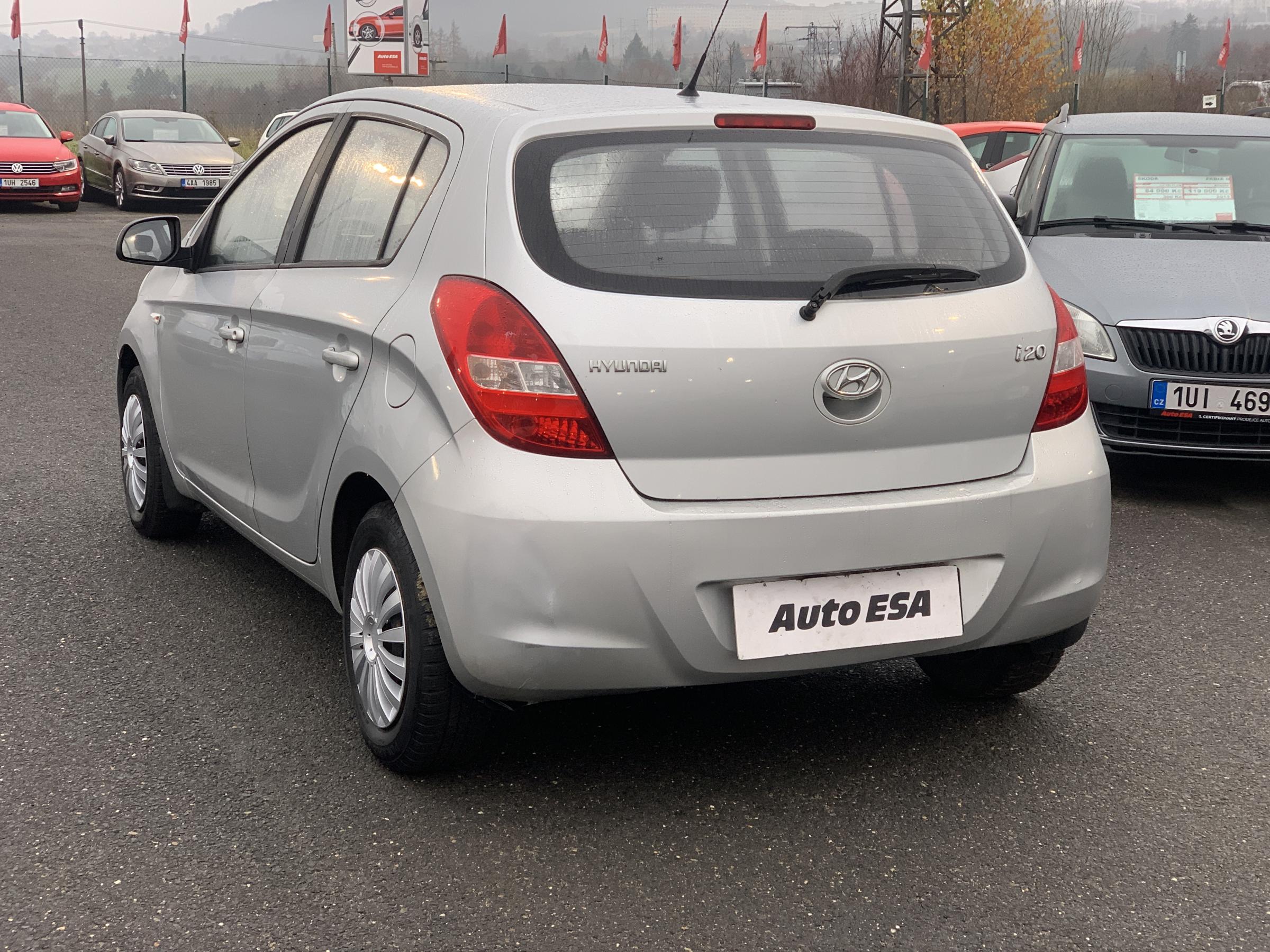 Hyundai i20, 2012 - pohled č. 4