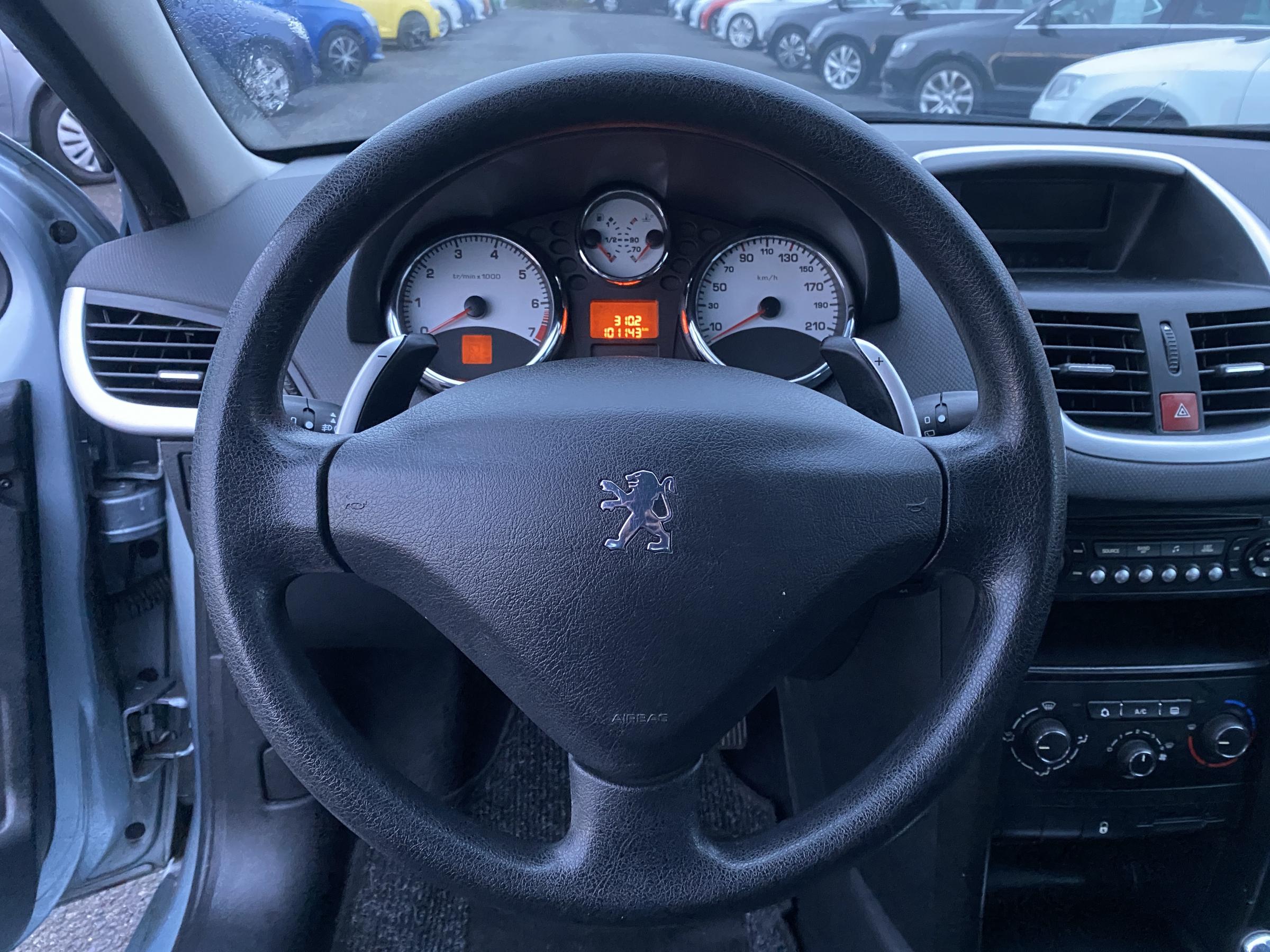 Peugeot 207, 2010 - pohled č. 12