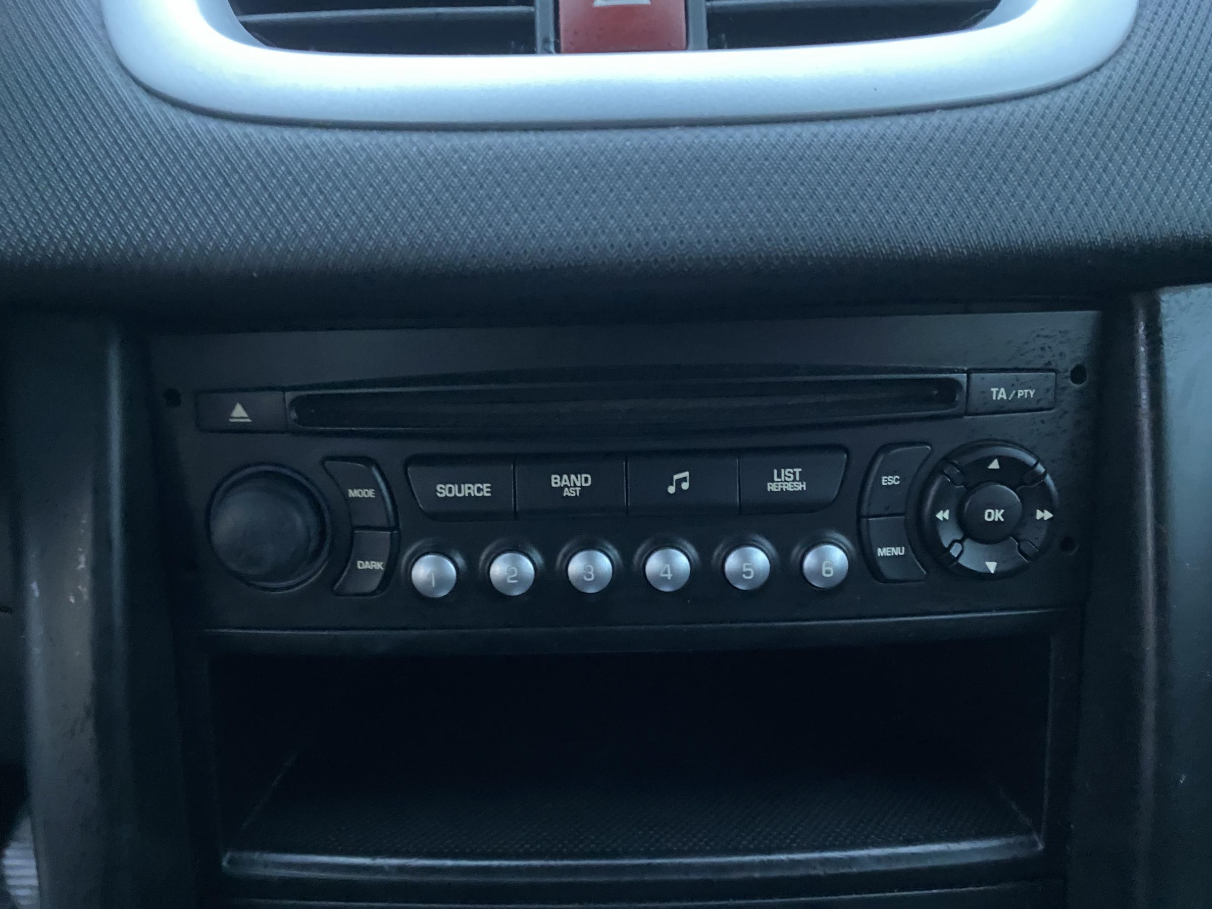 Peugeot 207, 2010 - pohled č. 15