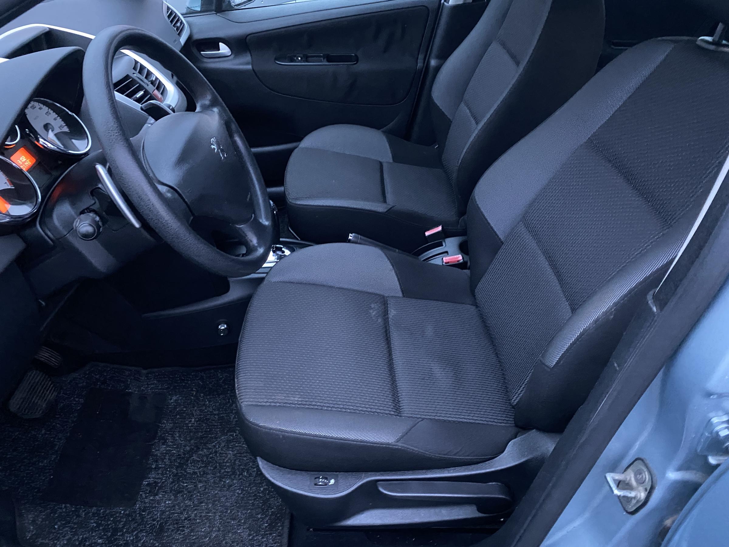 Peugeot 207, 2010 - pohled č. 9