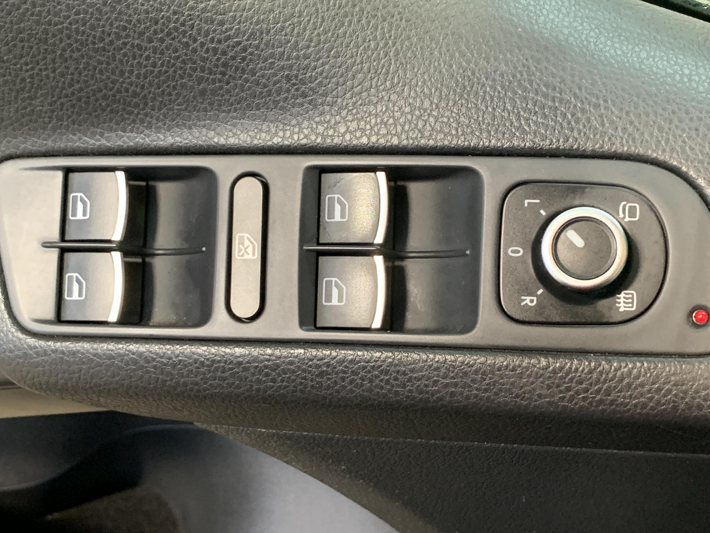 Volkswagen Tiguan, 2013 - pohled č. 18