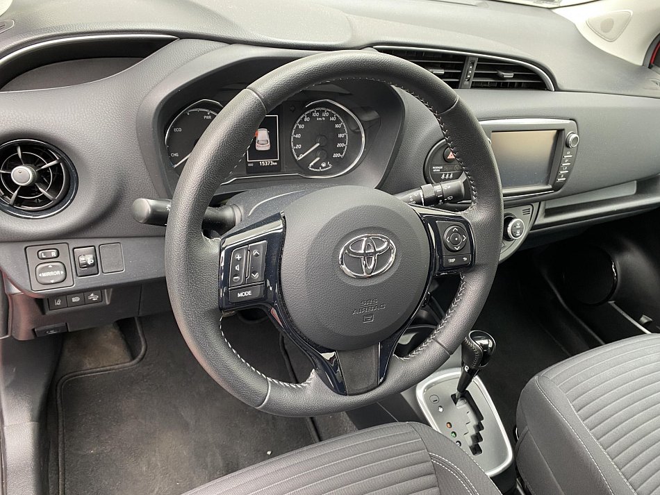 Toyota Yaris 1.5 b - Hybrid 