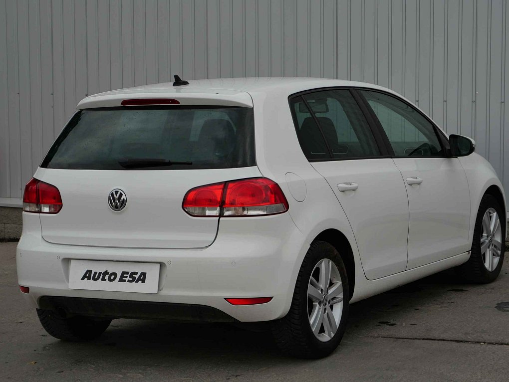 Volkswagen Golf 1.6 TDi 