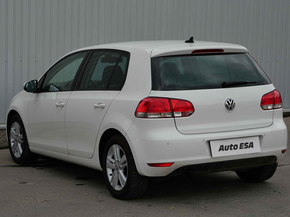 Volkswagen Golf 1.6 TDi 