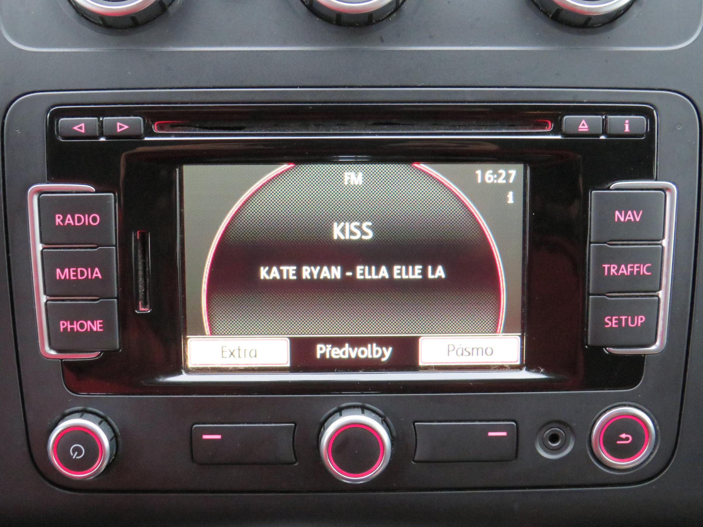 Volkswagen Touran, 2014 - pohled č. 13