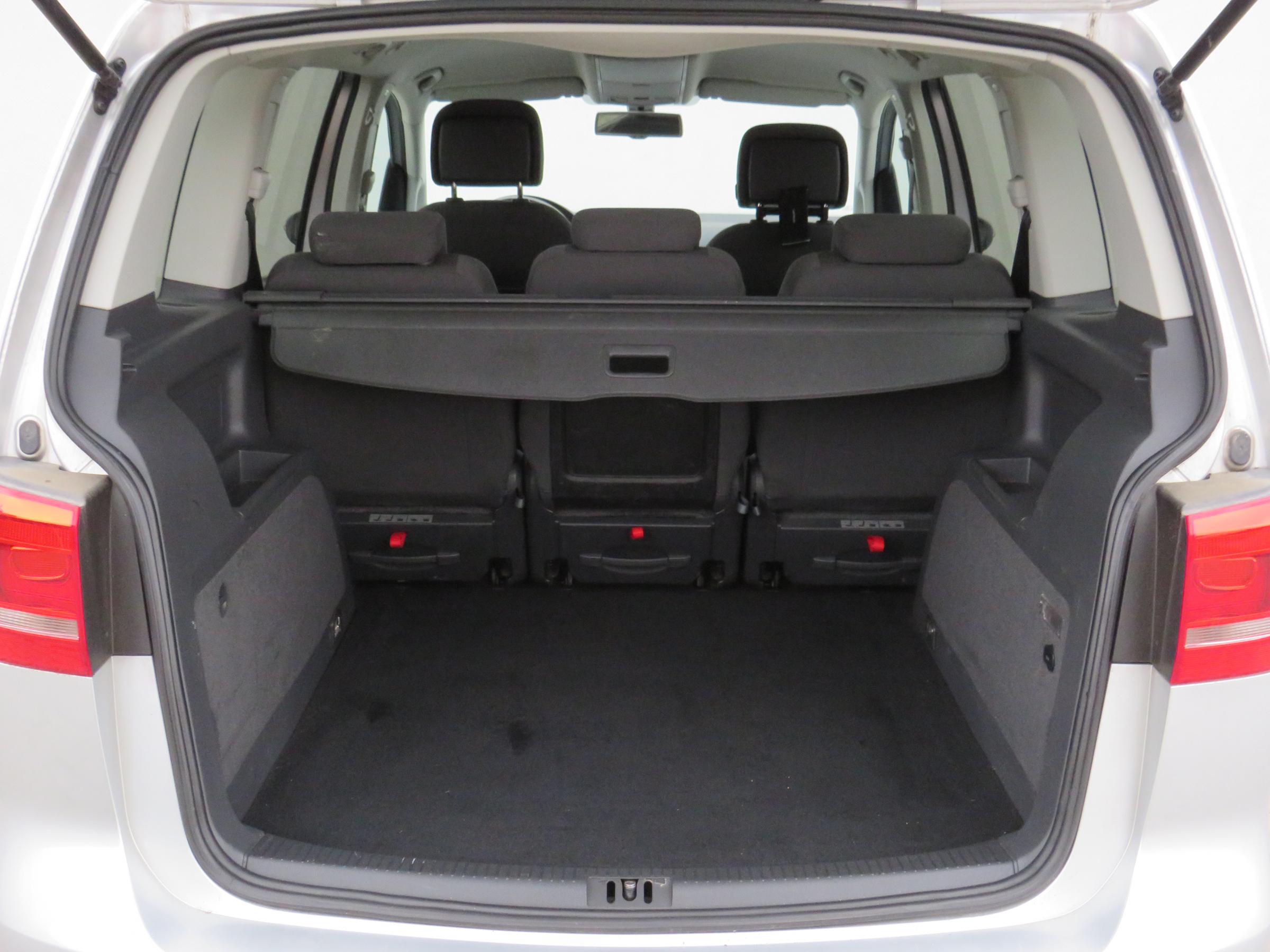 Volkswagen Touran, 2014 - pohled č. 7