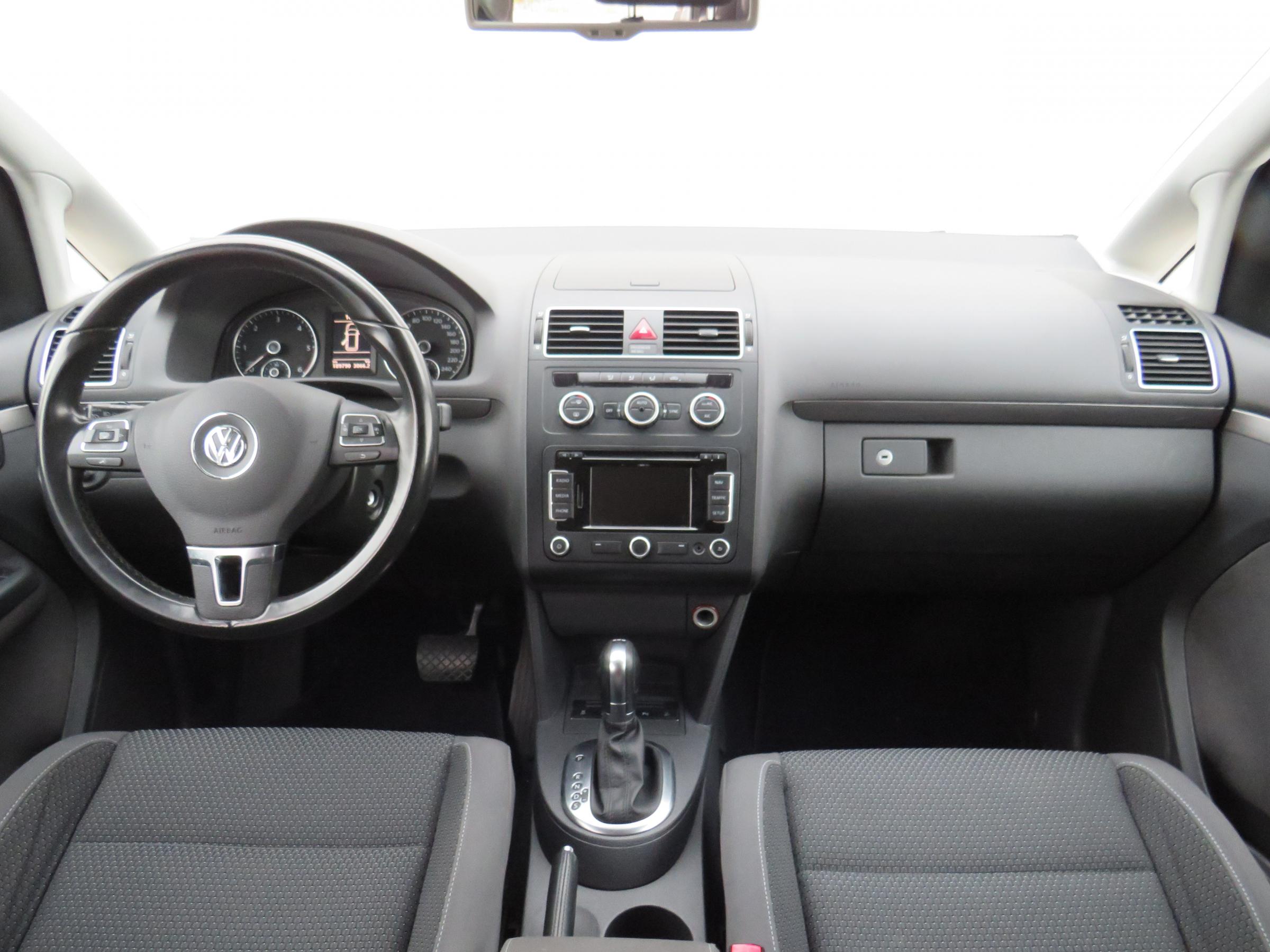 Volkswagen Touran, 2014 - pohled č. 8