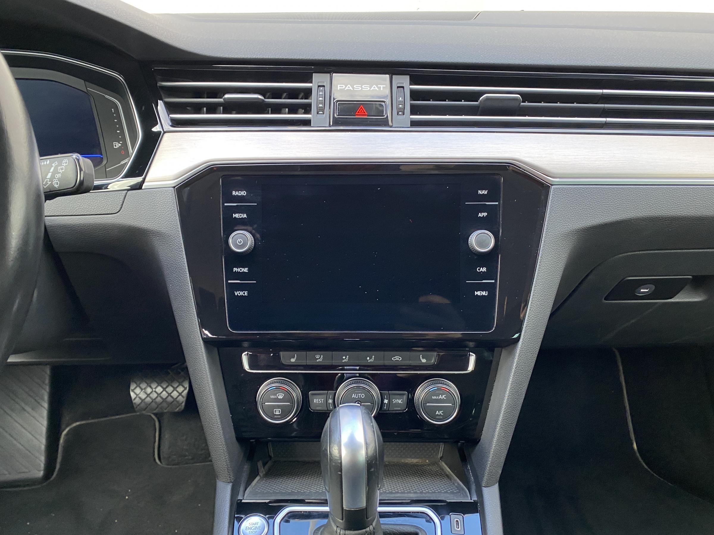 Volkswagen Passat, 2020 - pohled č. 12