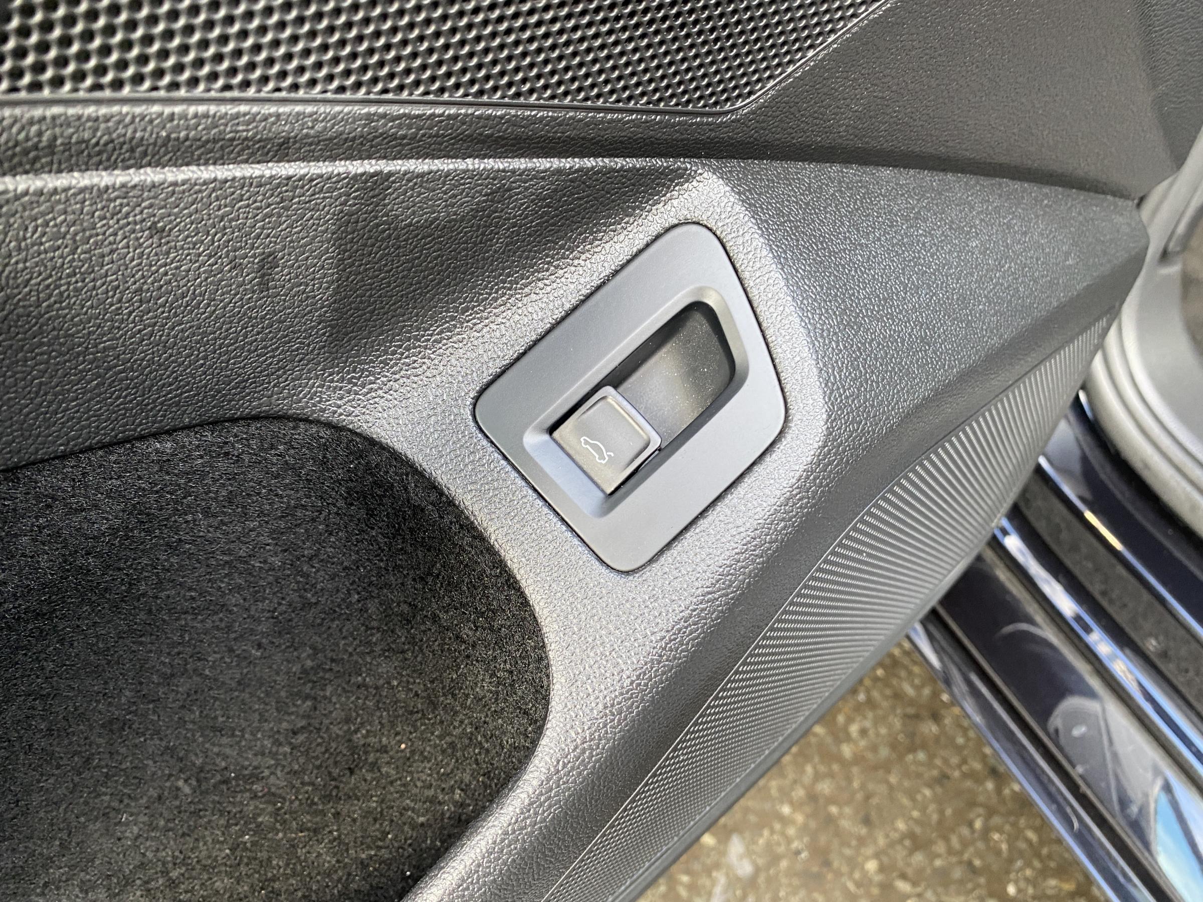 Volkswagen Passat, 2020 - pohled č. 14