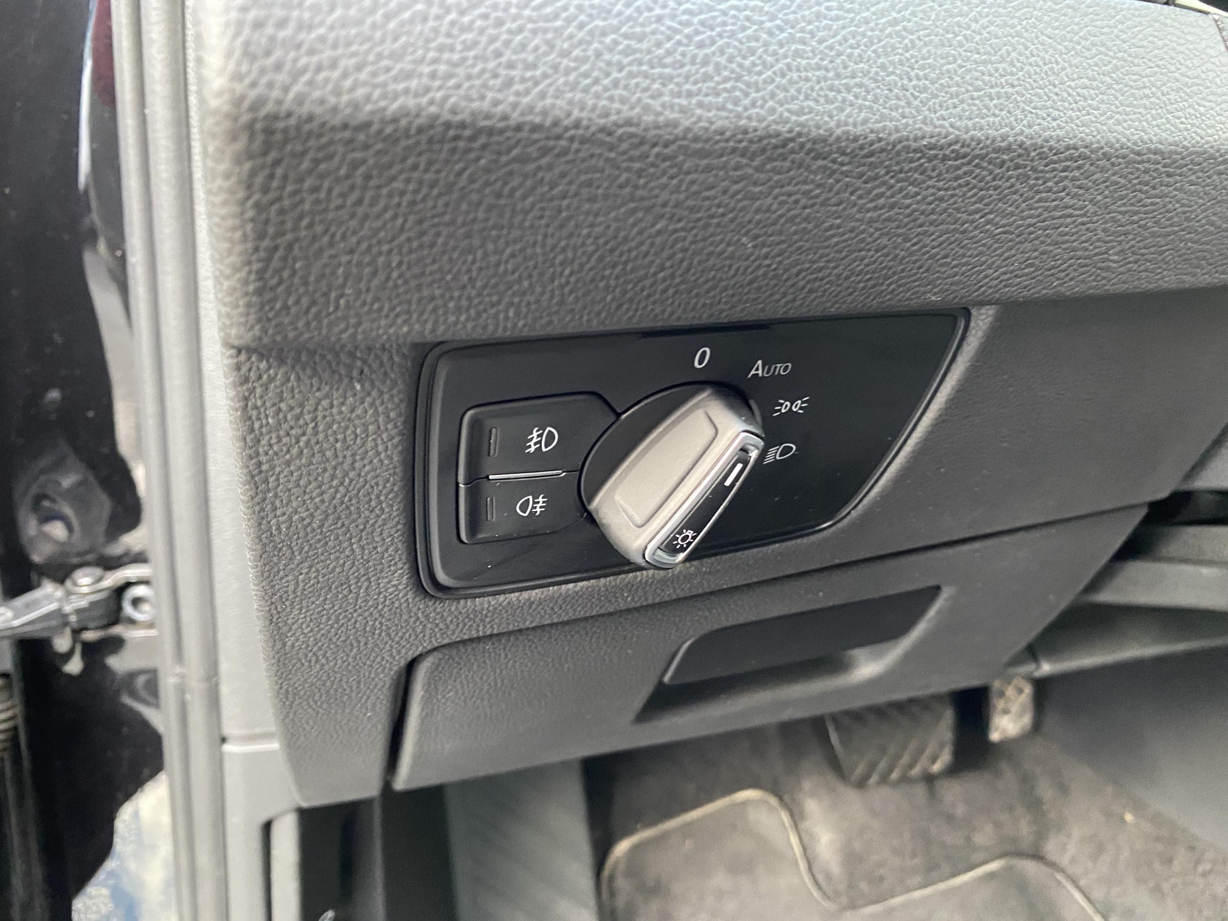 Volkswagen Passat, 2020 - pohled č. 16