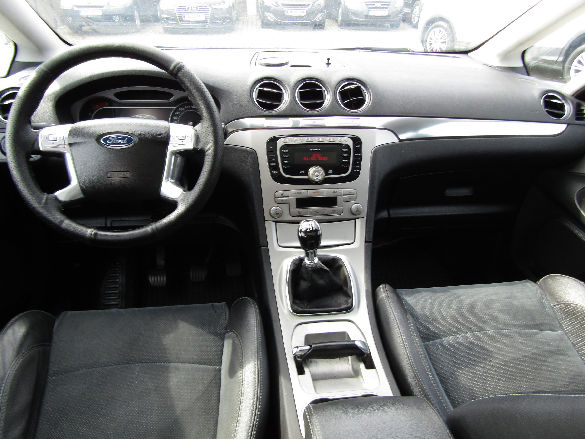 Ford S-MAX, 2008 - pohled č. 8