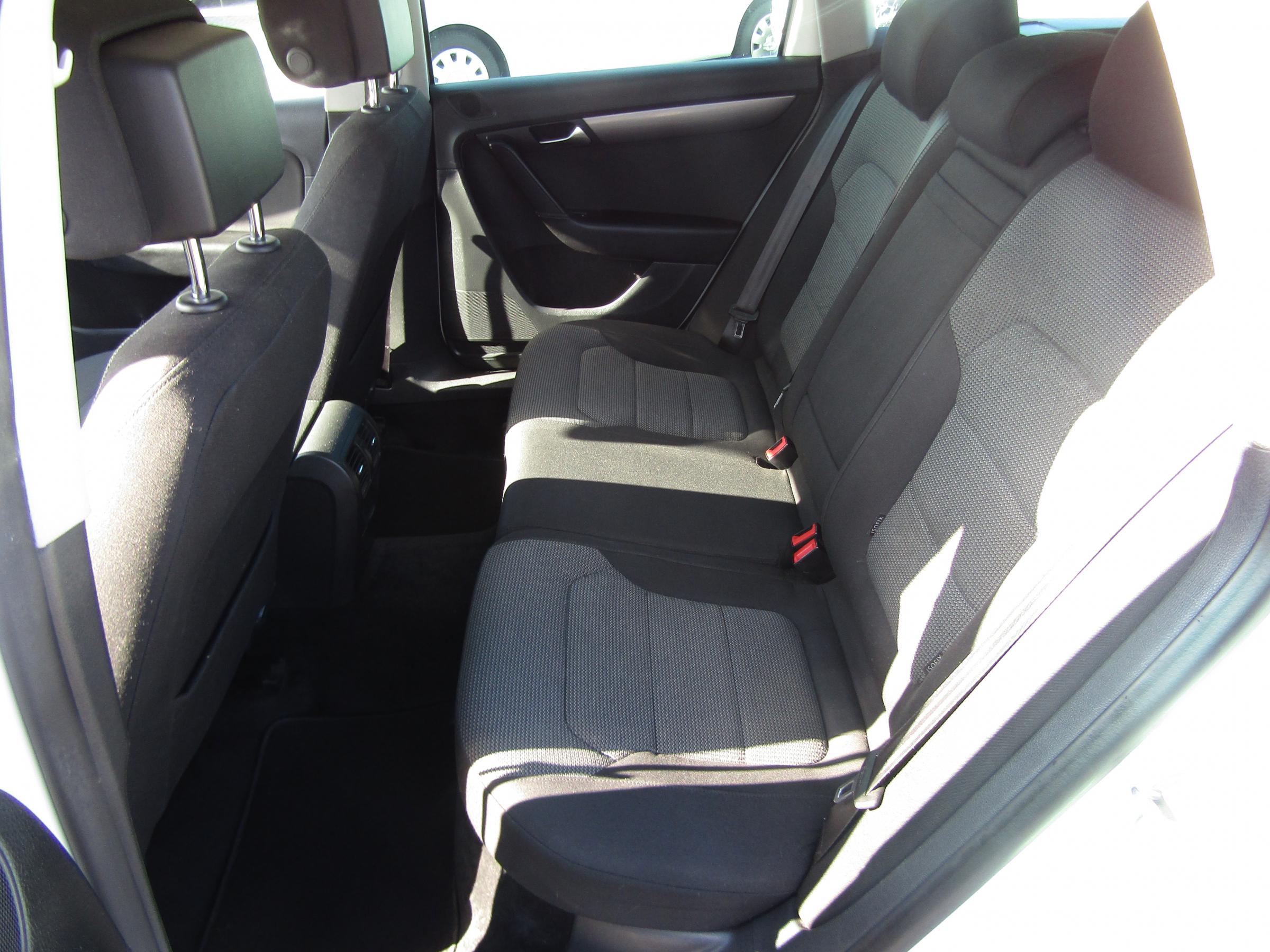 Volkswagen Passat, 2012 - pohled č. 10