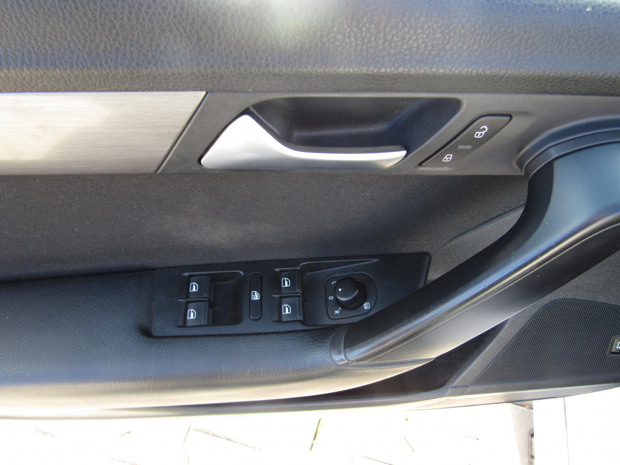 Volkswagen Passat, 2012 - pohled č. 12