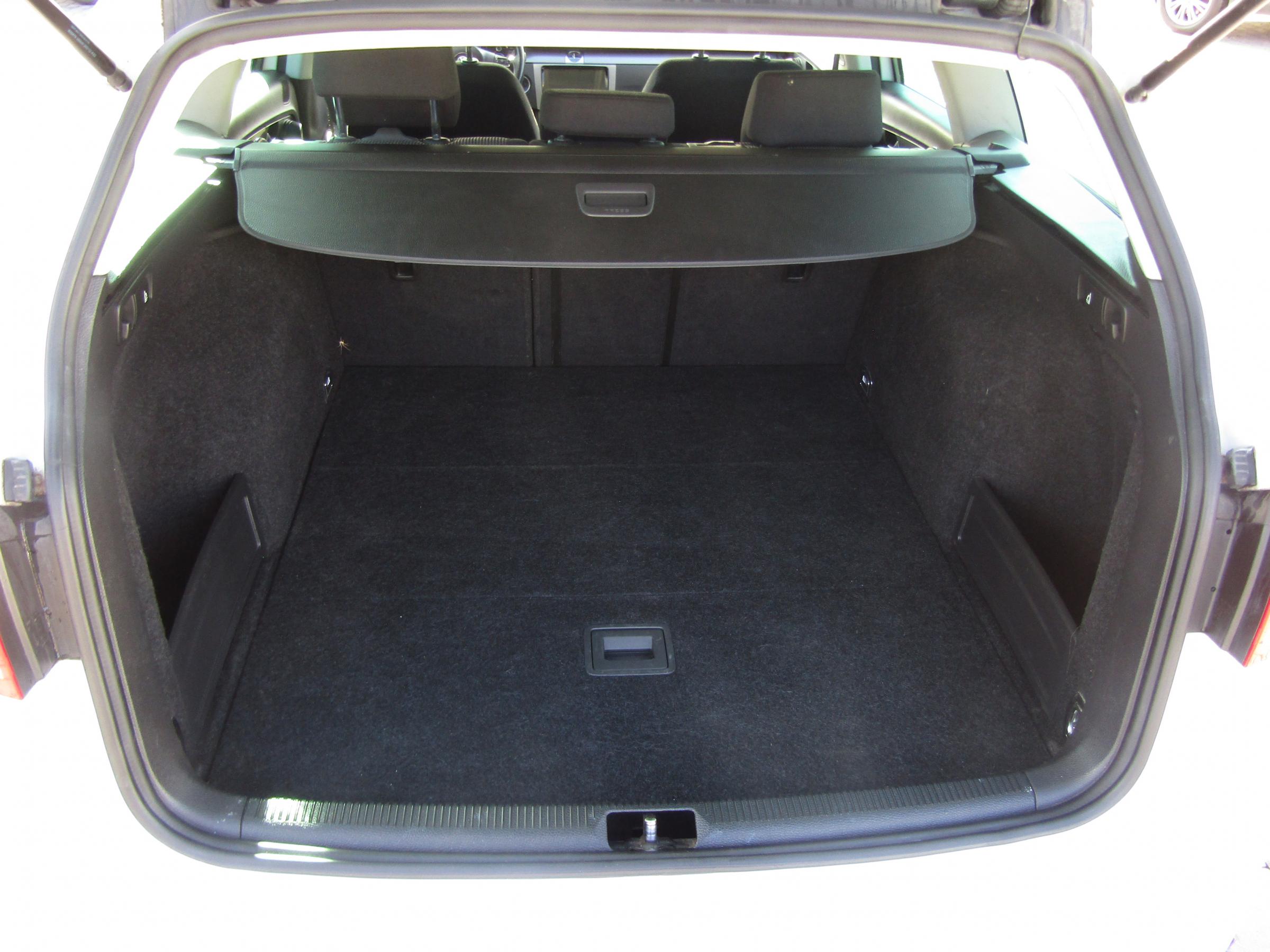 Volkswagen Passat, 2012 - pohled č. 7