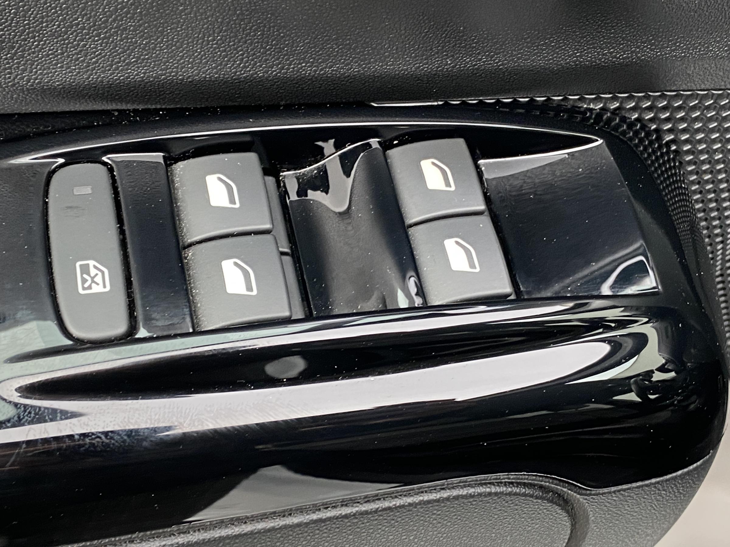 Citroën C3, 2018 - pohled č. 11