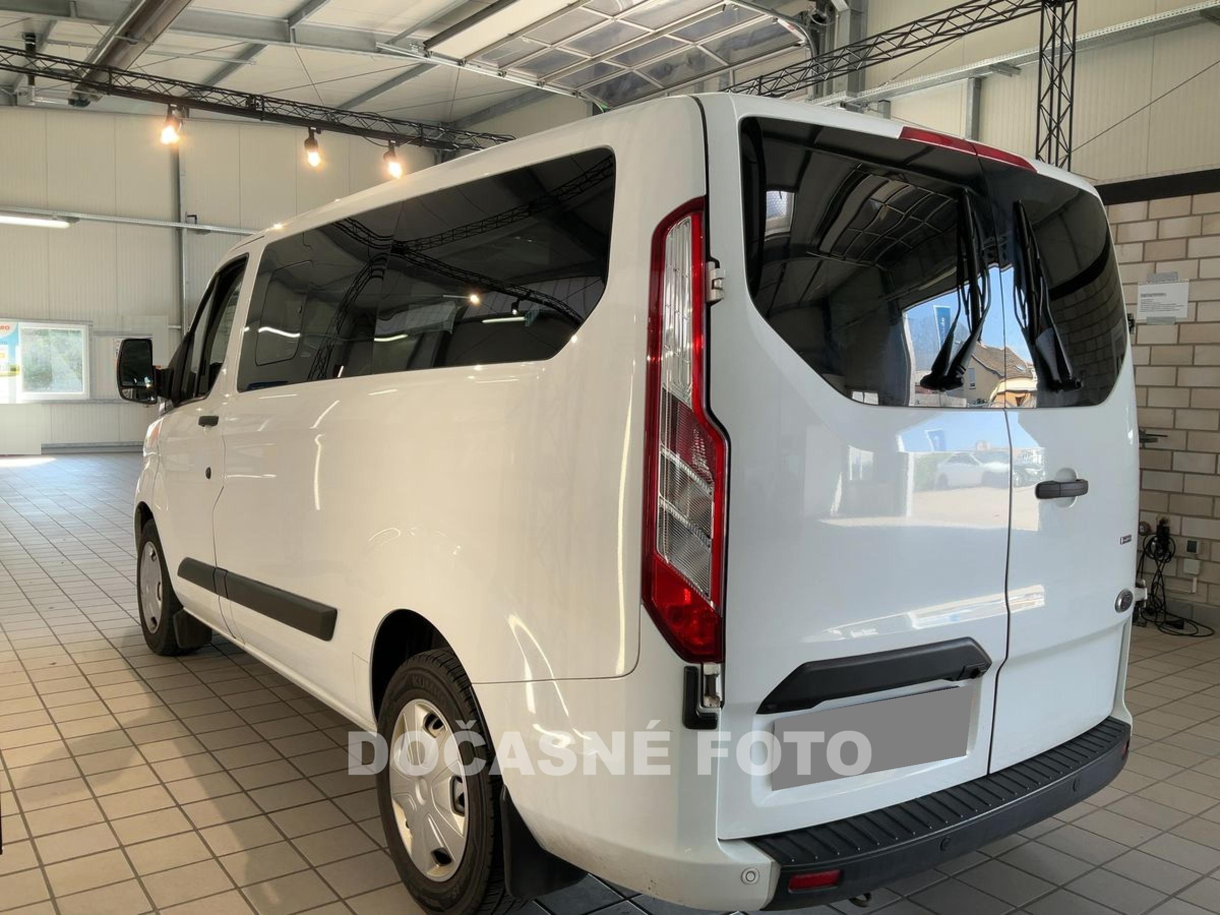 Ford Transit Custom, 2018 - pohled č. 4