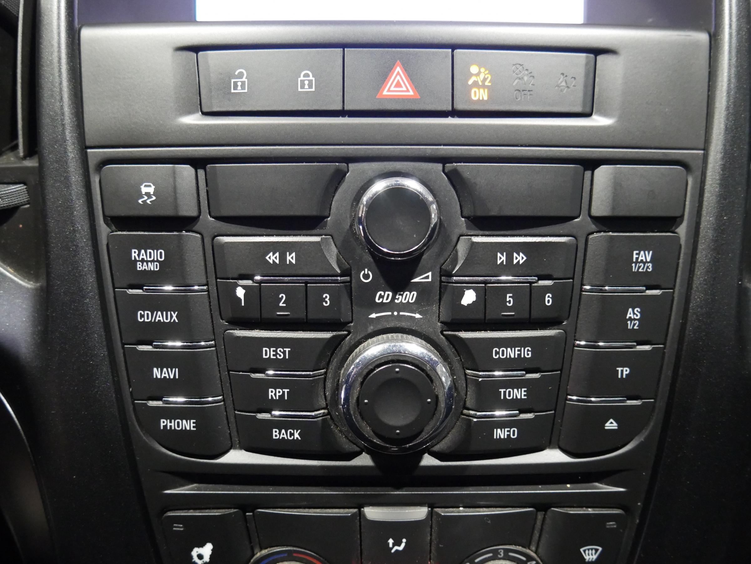 Opel Astra, 2011 - pohled č. 15