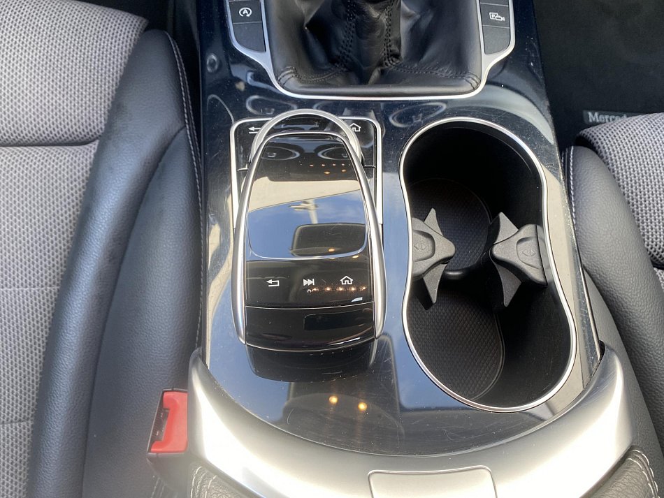 Mercedes-Benz Třída C 1.6i 