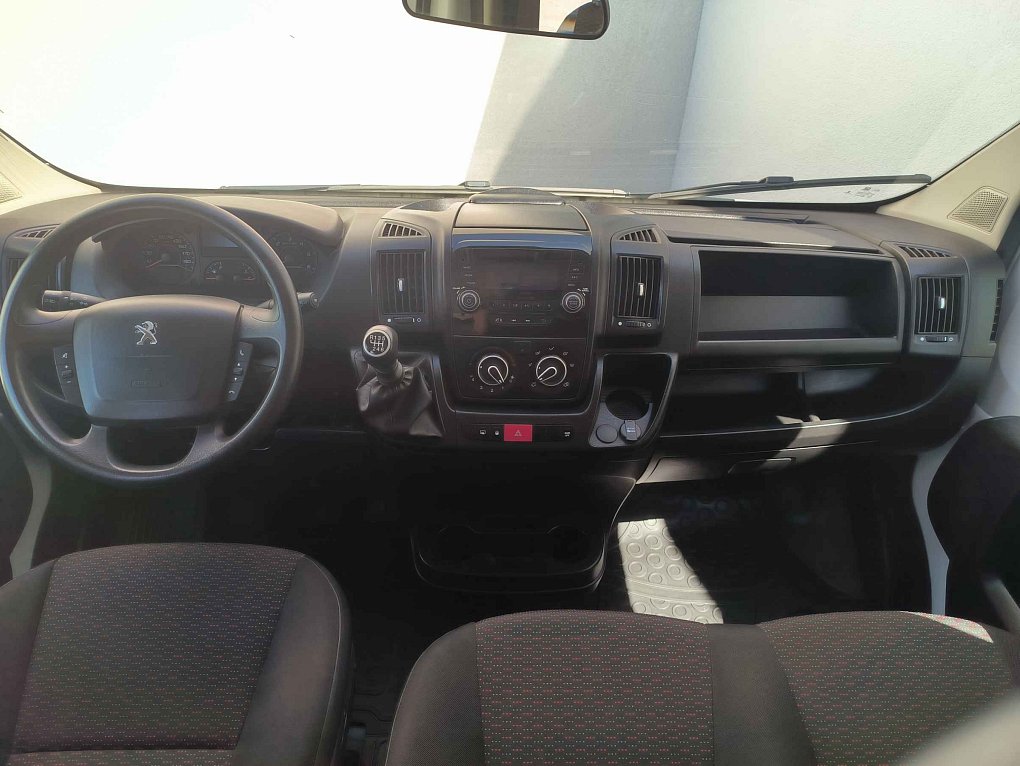 Peugeot Boxer 2.2HDi  7míst SKLÁPĚČ