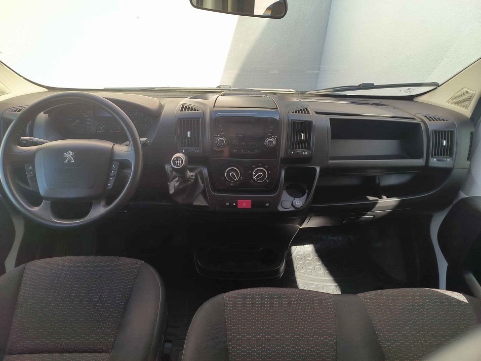 Peugeot Boxer 2.2HDi  7míst SKLÁPĚČ