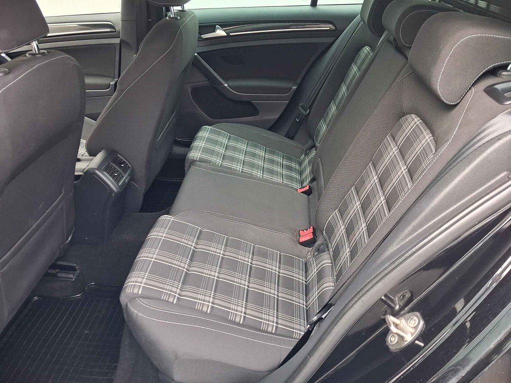 Volkswagen Golf 2.0 TDi GTD