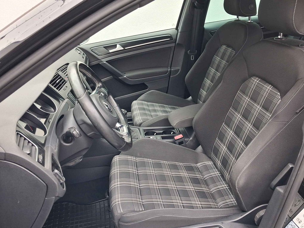 Volkswagen Golf 2.0 TDi GTD