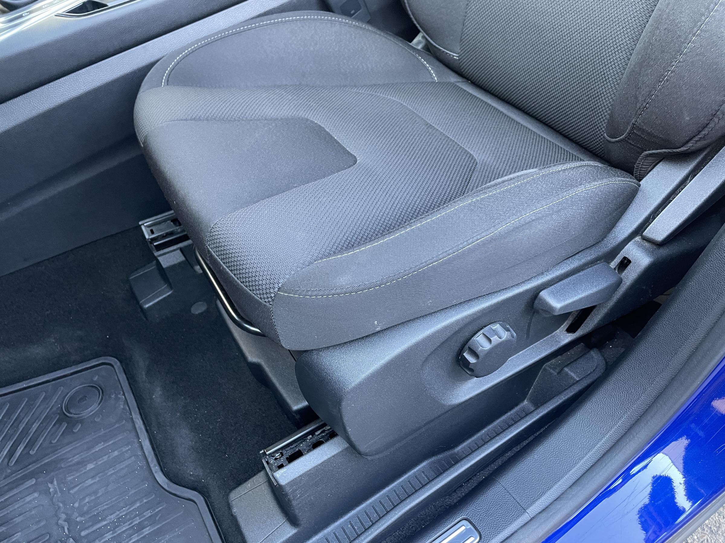 Ford S-MAX, 2017 - pohled č. 18