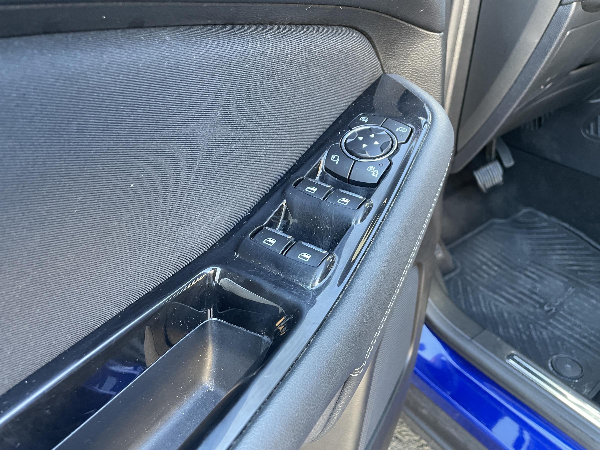 Ford S-MAX, 2017 - pohled č. 19