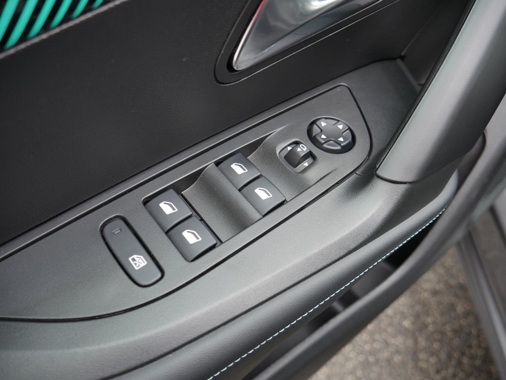 Peugeot 2008 1.2 PT Allure