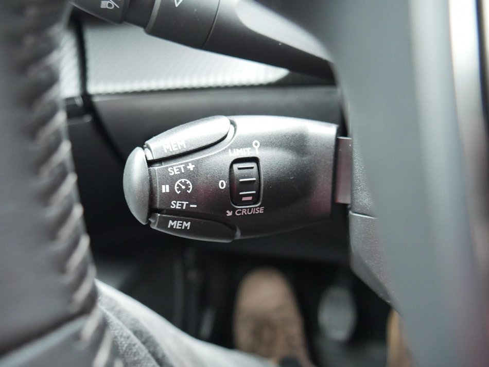 Peugeot 2008 1.2 PT Allure