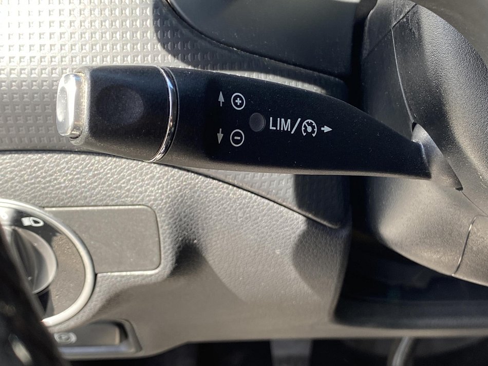 Mercedes-Benz Třída A 1.6i Sport A180