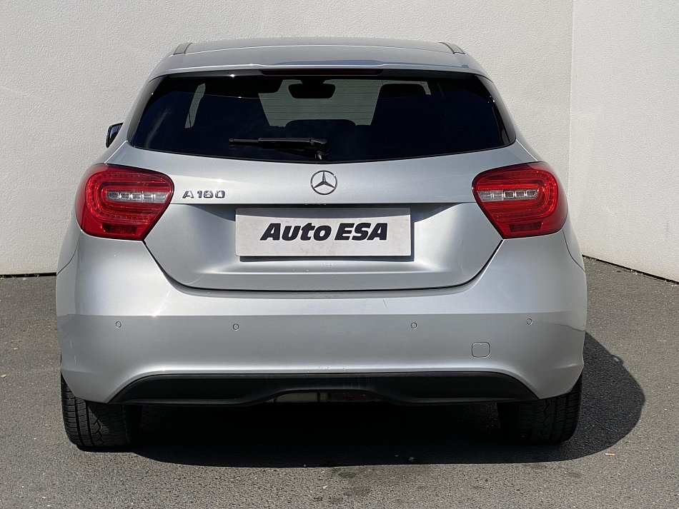 Mercedes-Benz Třída A 1.6i Sport A180