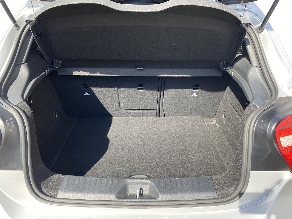 Mercedes-Benz Třída A 1.6i Sport A180