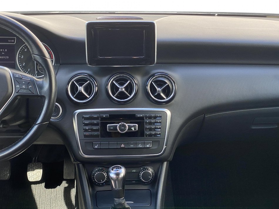 Mercedes-Benz Třída A 1.6i Sport A180