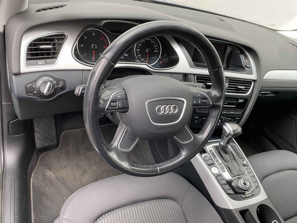 Audi A4 2.0 TDi Attraction quattro