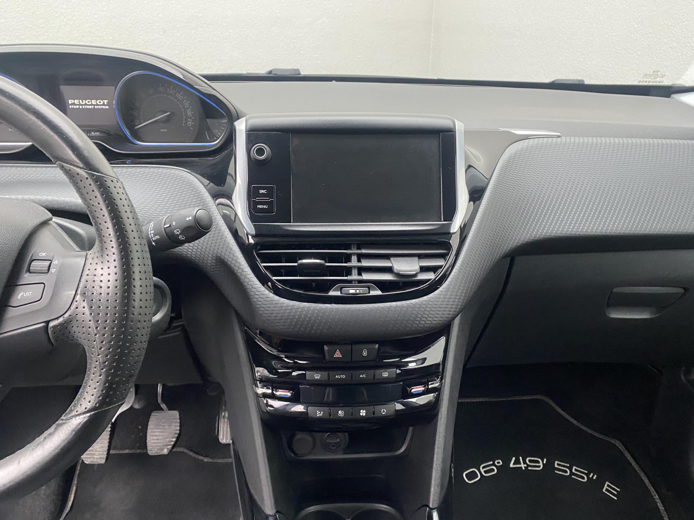 Peugeot 2008, 2015 - pohled č. 12