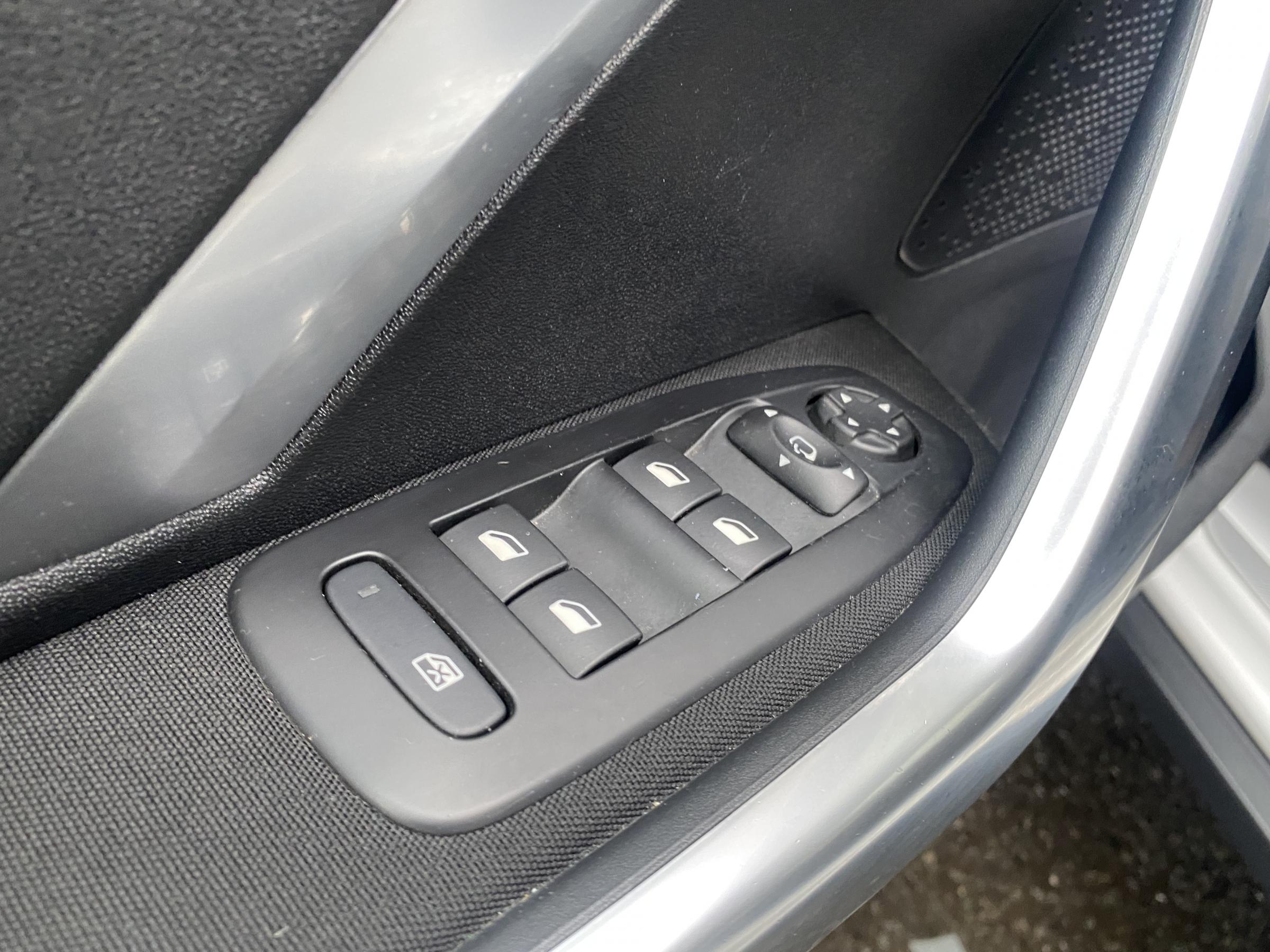 Peugeot 2008, 2015 - pohled č. 13