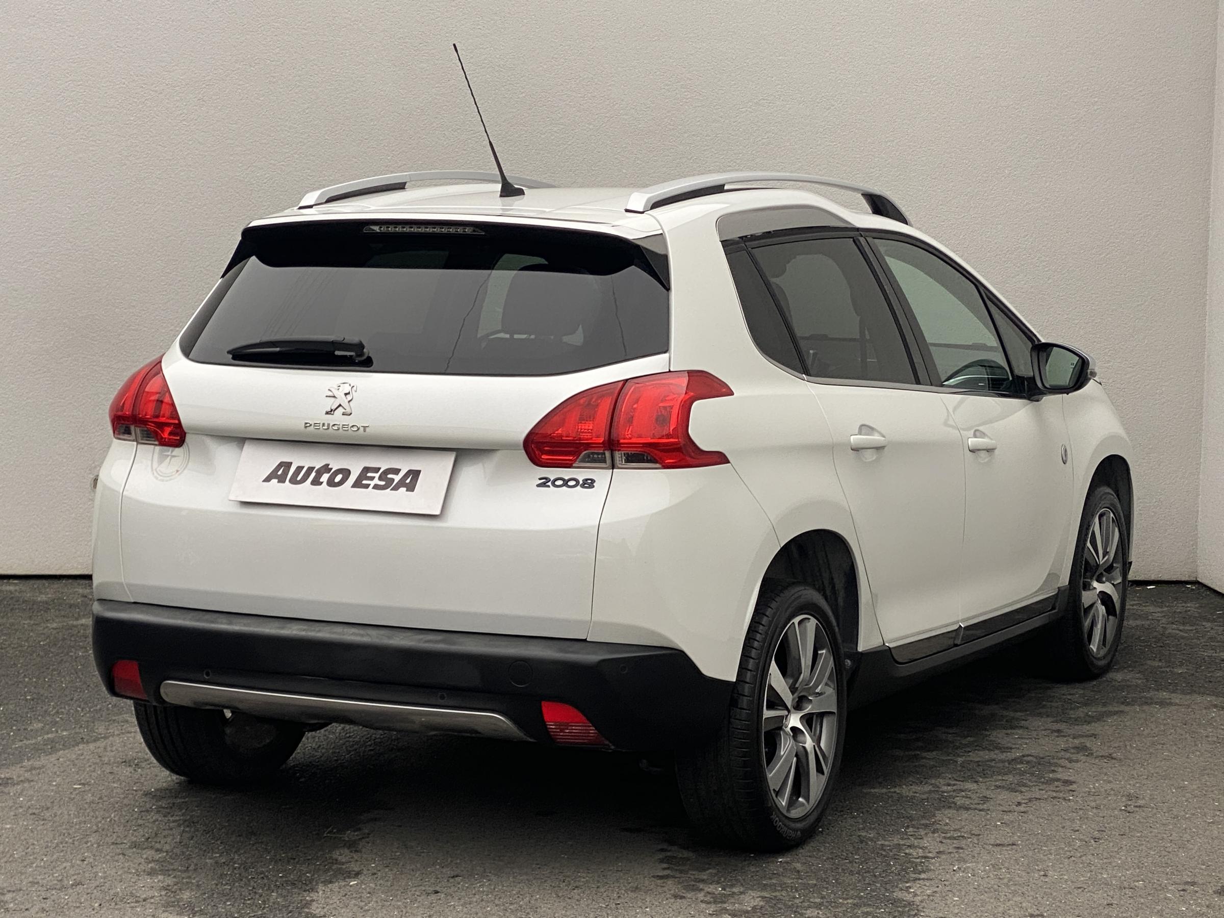Peugeot 2008, 2015 - pohled č. 4