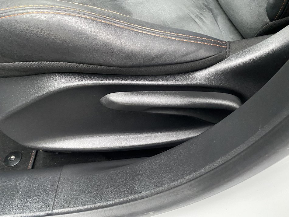 Peugeot 2008 1.2PT Crossway