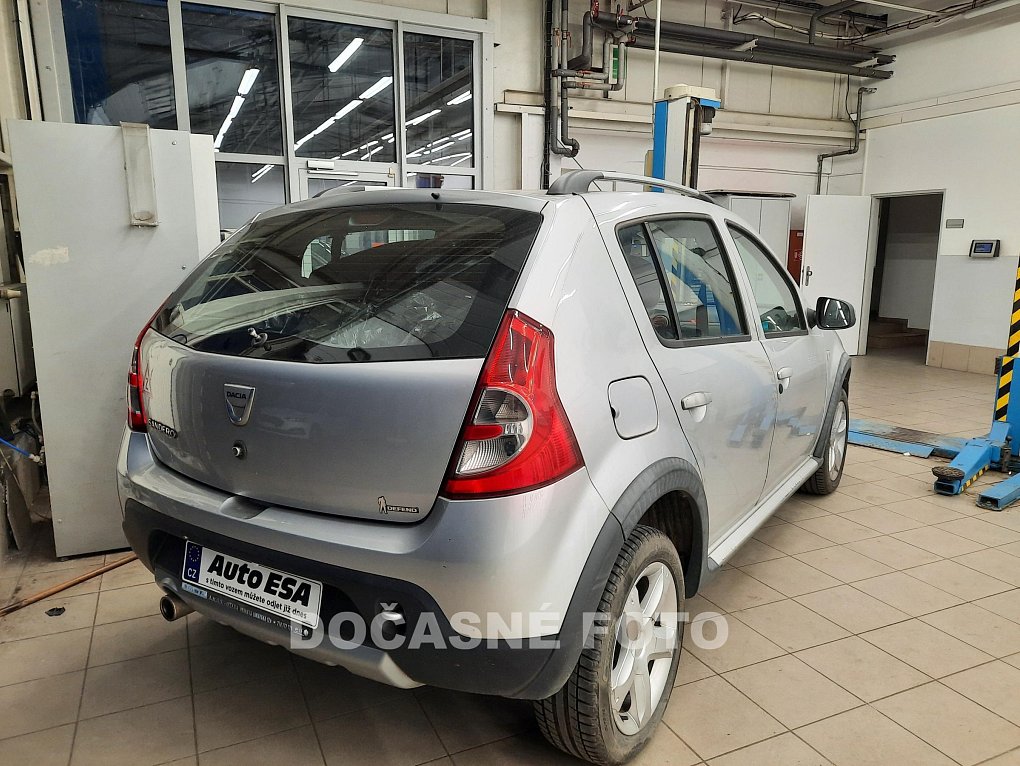 Dacia Sandero 1.6 i 