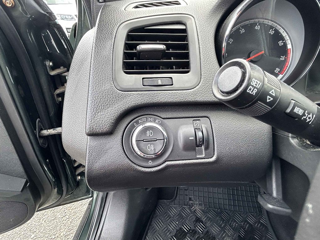Opel Insignia 1.6T 