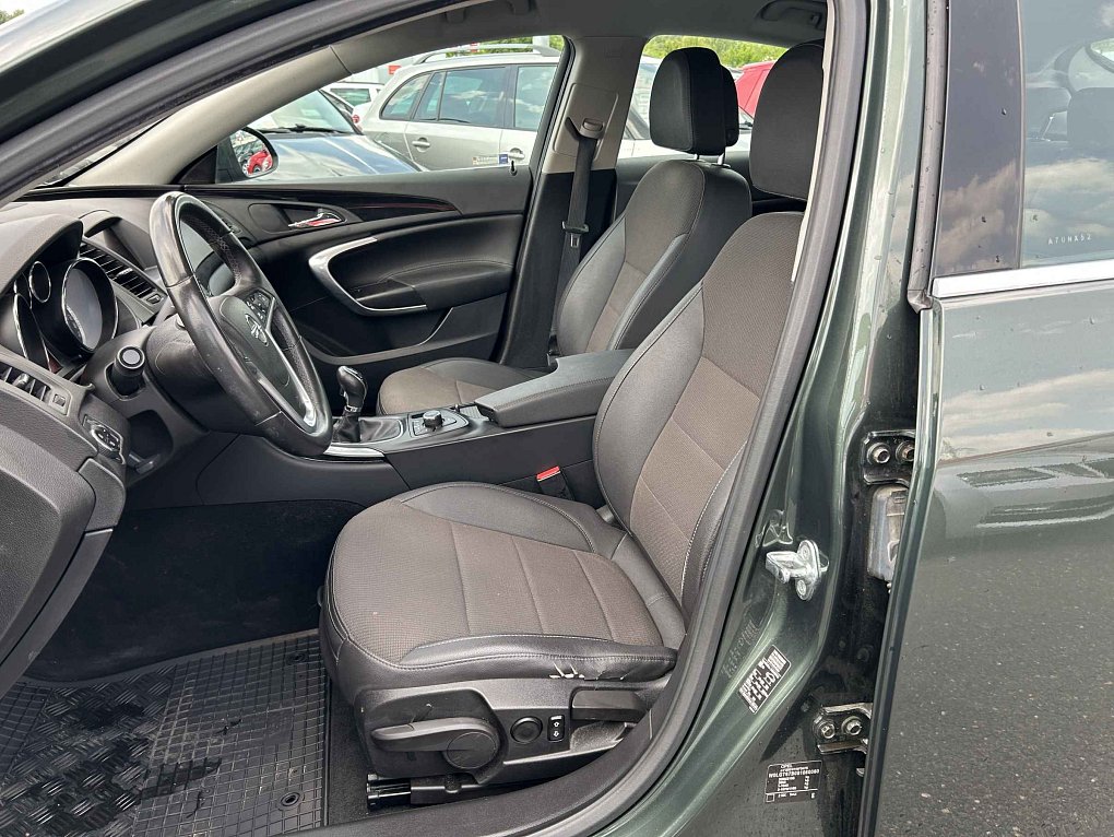 Opel Insignia 1.6T 