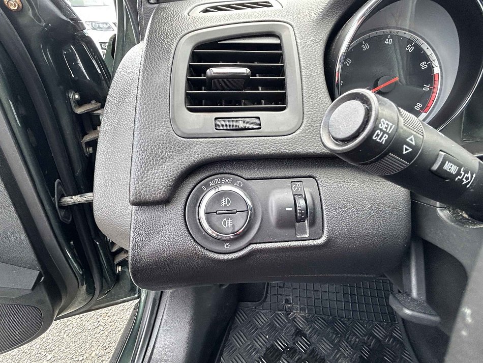 Opel Insignia 1.6T 