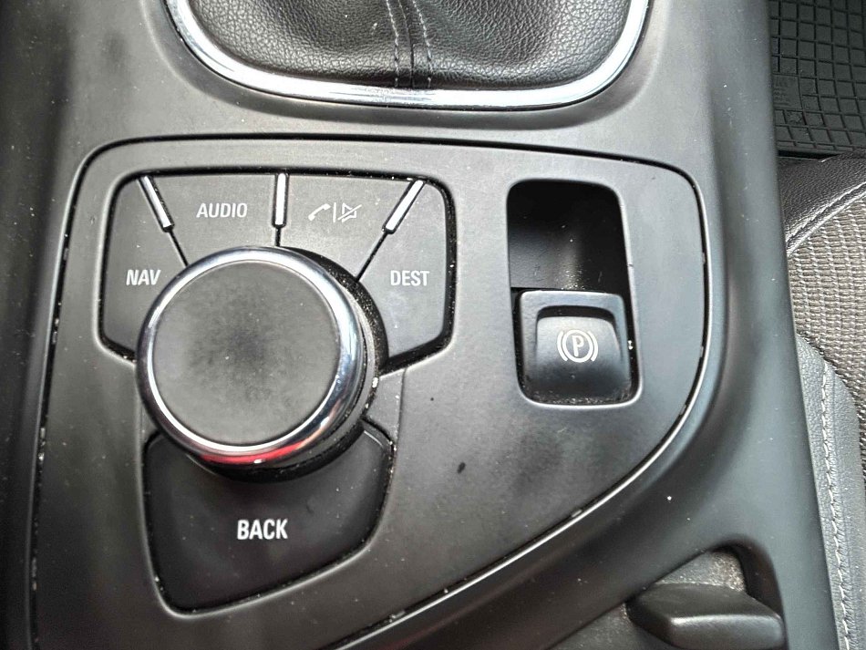 Opel Insignia 1.6T 