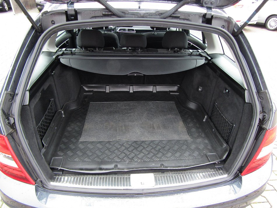Mercedes-Benz Třída C 2.0 CDi 